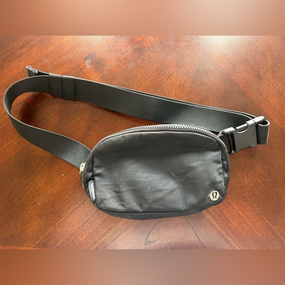 lululemon athletica Black Belt Bag - Picture 2 of 5
